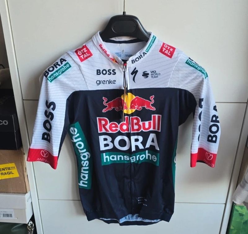 Used Specialized Bora Redbull Hansgrohe 2025 Cycling Clothing