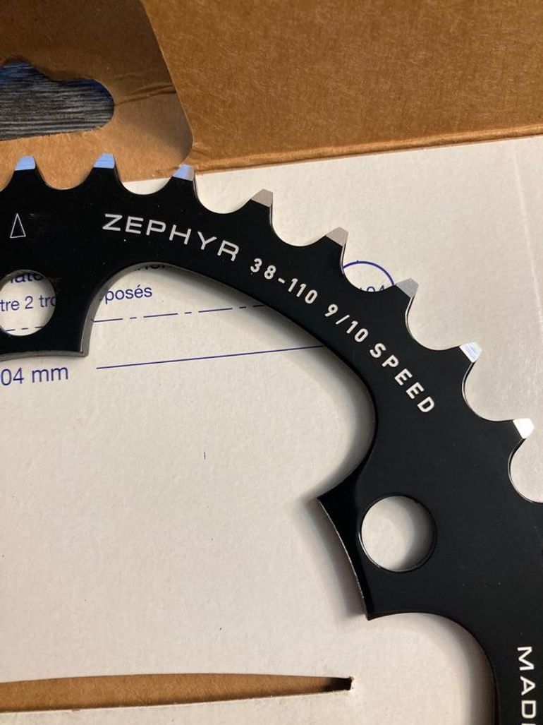 Used Spécialités T.A. Plateau Specialites TA 38 dents 110 mm 9-10 vitesses Zephyr bike — image 3 of 3