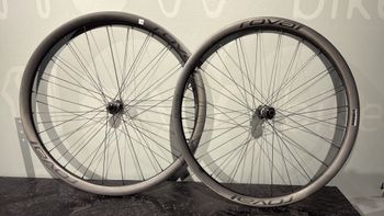 Specialized Roval Terra CL Front Wheel 2024 Wheels d'occasion