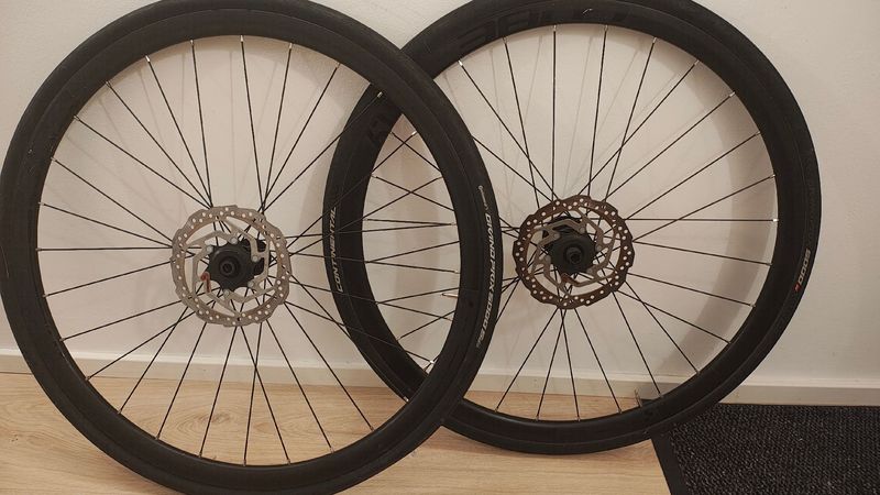 Cube RA 1.9 2023 Wheels usato