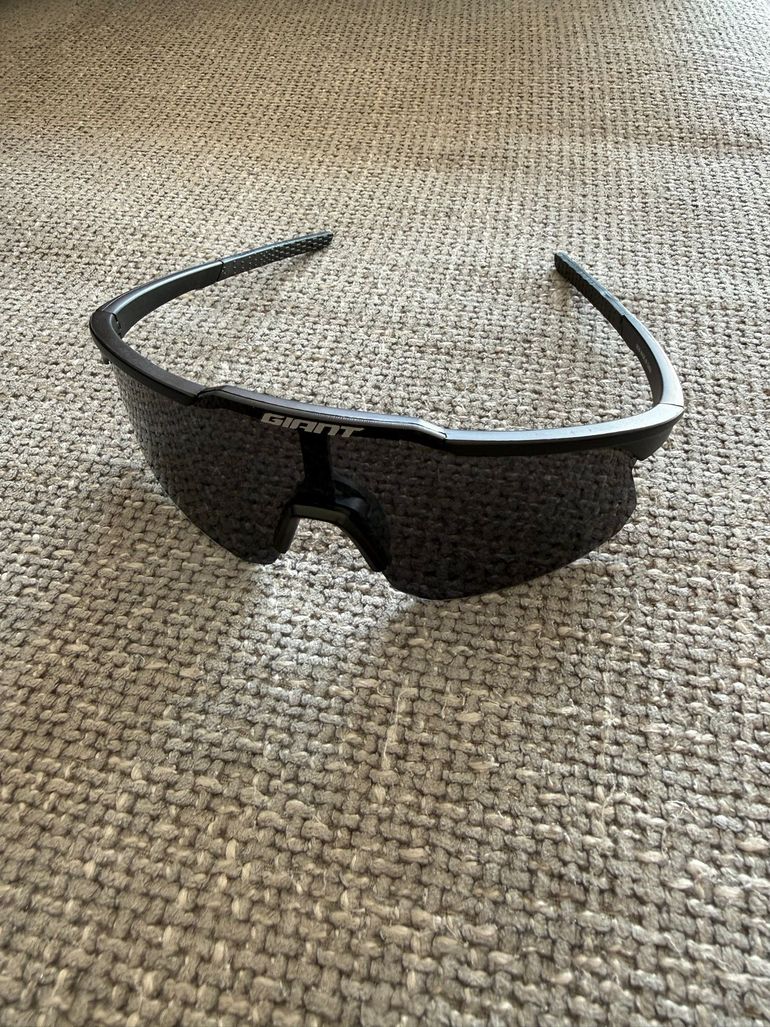 Brugt Giant Sunglasses 2026 bike — billede 2 af 2