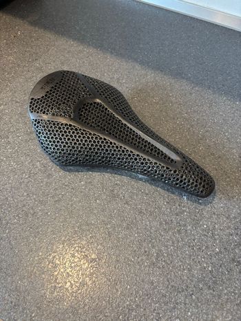Używany Fizik Vento Argo R1 Adaptive 2026 Saddles & Seatposts