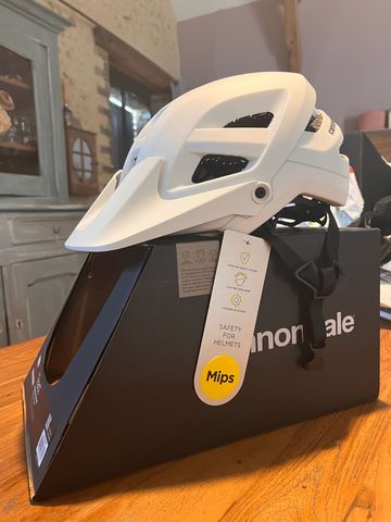 Gebrauchtes Cannondale tract mountain helmet Cycling Accessories