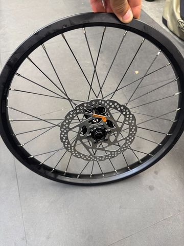 Gebrauchtes Andra 40 20 Zoll Laufrad mit Novatec Nabe Wheels