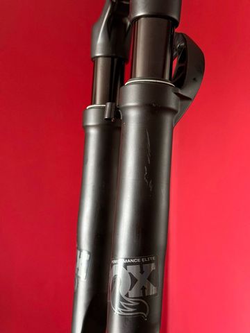 Brugt Fox 32 Taper-Cast Performance Elite 700c 2024 bike — billede 5 af 8