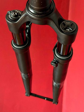 Brugt Fox 32 Taper-Cast Performance Elite 700c 2024 bike — billede 3 af 8