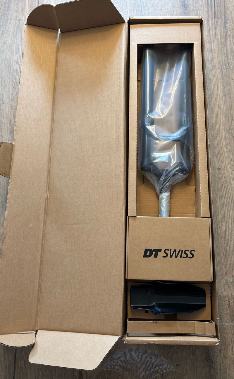 Used Dt Swiss F232 ONE 29 Fork