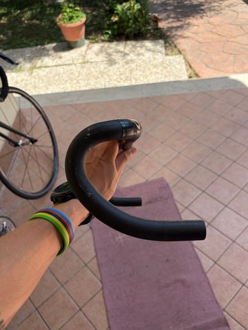 Used Cannondale Handlebar bike — image 2 of 3