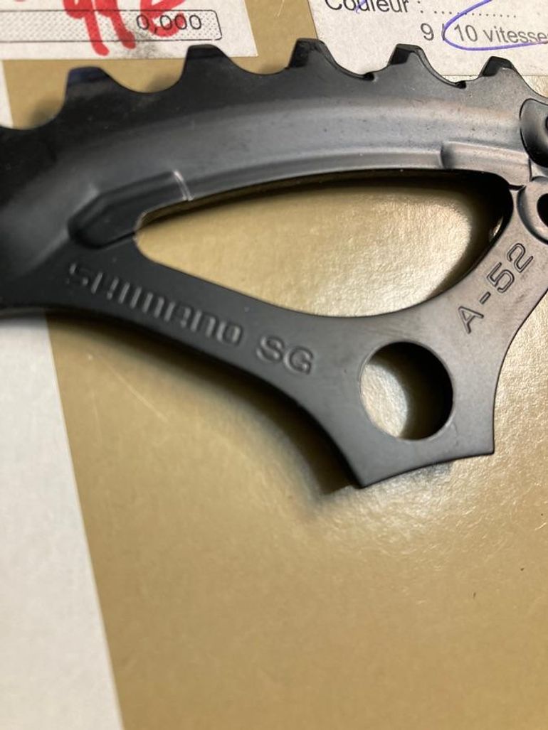 Used Shimano Plateau  52 dents 130mm pour 8 vitesses bike — image 3 of 3