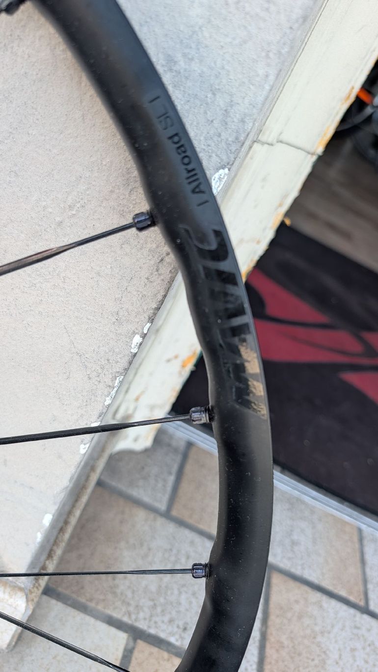 Mavic Allroad SL 25 Hookless 2025 bike de segunda mano — imagen 2 de 6