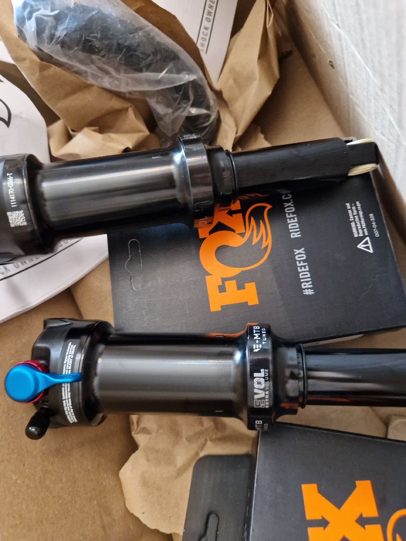Fox Float DPS Performance Trunnion 2026 Rear Suspension usato