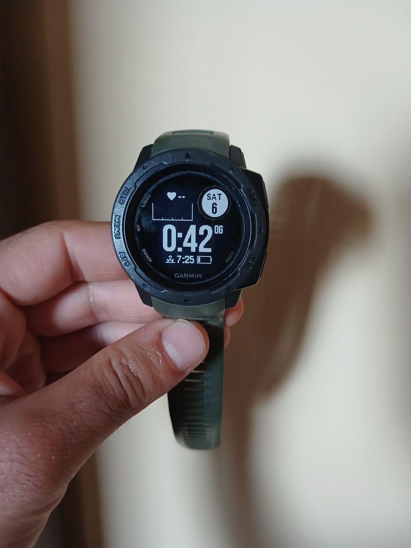 Käytetty Garmin Instinct Electronics