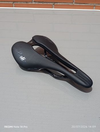 Used Selle Italia SLR Boost Superflow kit Carbonio Saddles & Seatposts