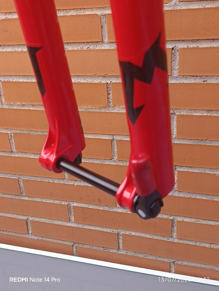Brugt Marzocchi Bomber Z2 2026 bike — billede 7 af 41