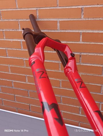 Brugt Marzocchi Bomber Z2 2026 bike — billede 8 af 41
