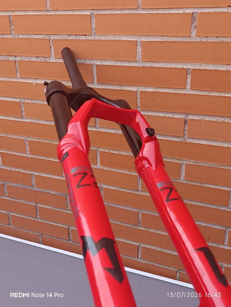 Brugt Marzocchi Bomber Z2 2026 bike — billede 36 af 41