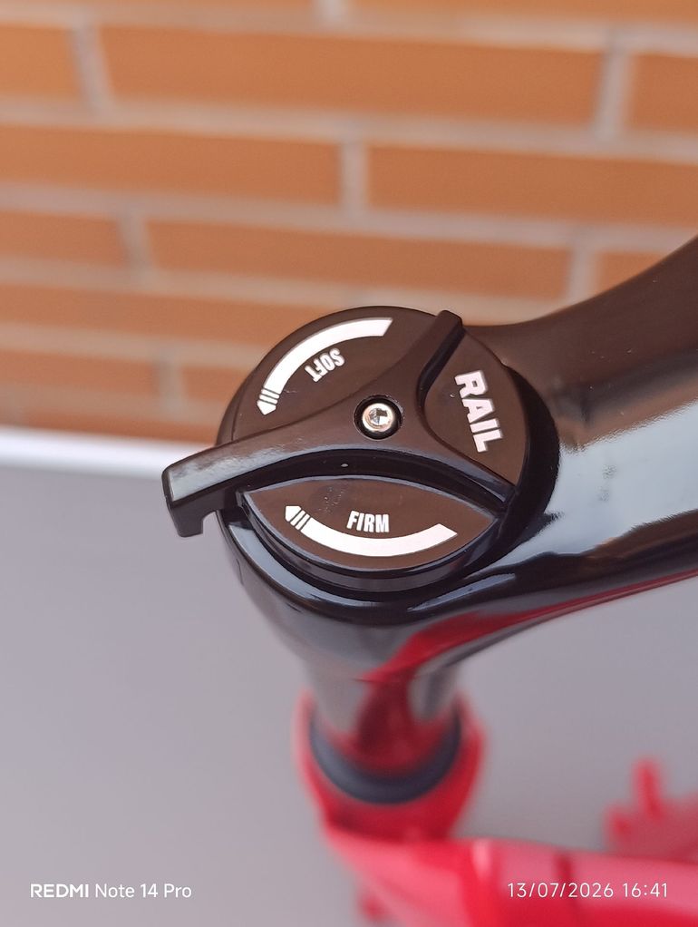 Brugt Marzocchi Bomber Z2 2026 bike — billede 4 af 41