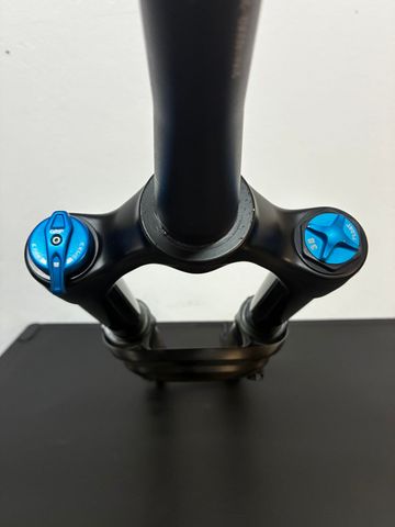 Käytetty Fox 38 Performance Fork 2023 bike — kuva 12 / 12