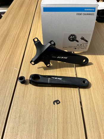 Shimano 105 Crankset Drivetrain & Pedals usato