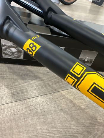 Brugt Öhlins RXF38 M2 2026 bike — billede 2 af 5