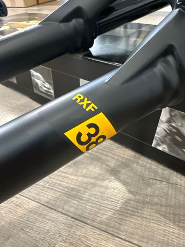Brugt Öhlins RXF38 M2 2026 bike — billede 3 af 5