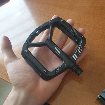 Used Race Face Aeffect R Pedals bike — image 2 of 6