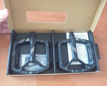 Race Face Aeffect R Pedals Drivetrain & Pedals d'occasion