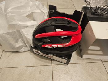 Używany Gist Casco Helmet bike — zdjęcie 2 z 8