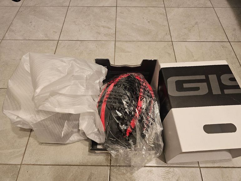 Używany Gist Casco Helmet bike — zdjęcie 6 z 8