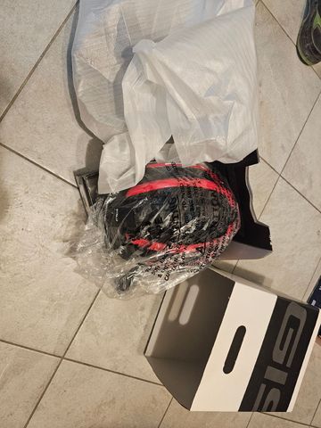 Used Gist Casco Helmet bike — image 7 of 8