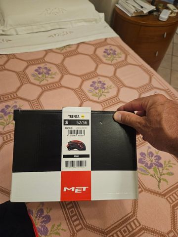 Used MET trenta mips 2025 bike — image 2 of 7