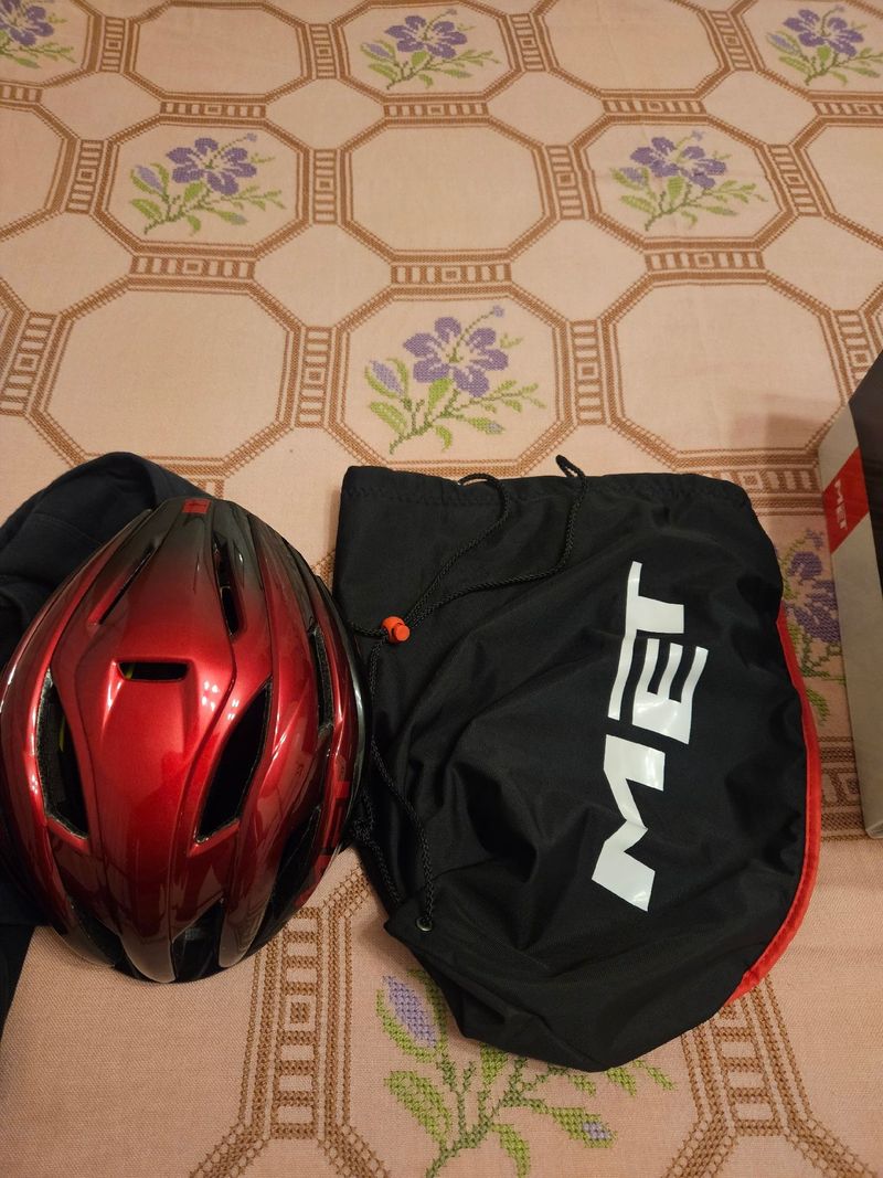 Použité MET trenta mips 2025 Cycling Accessories