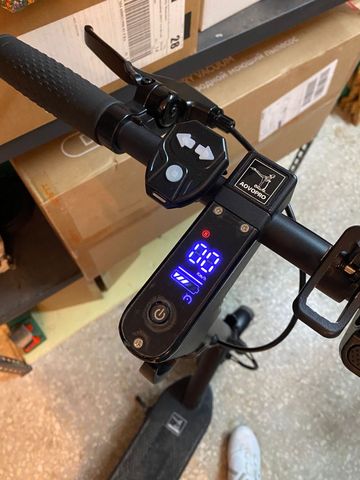 Used aovoo es max 2024 Skate / Scooter