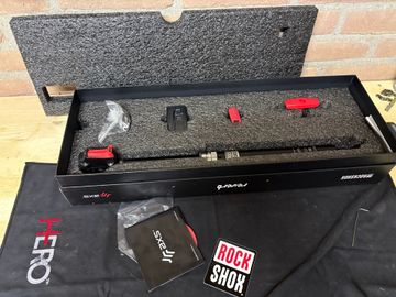 Brugt RockShox Reverb AXS 2025 bike — billede 3 af 8