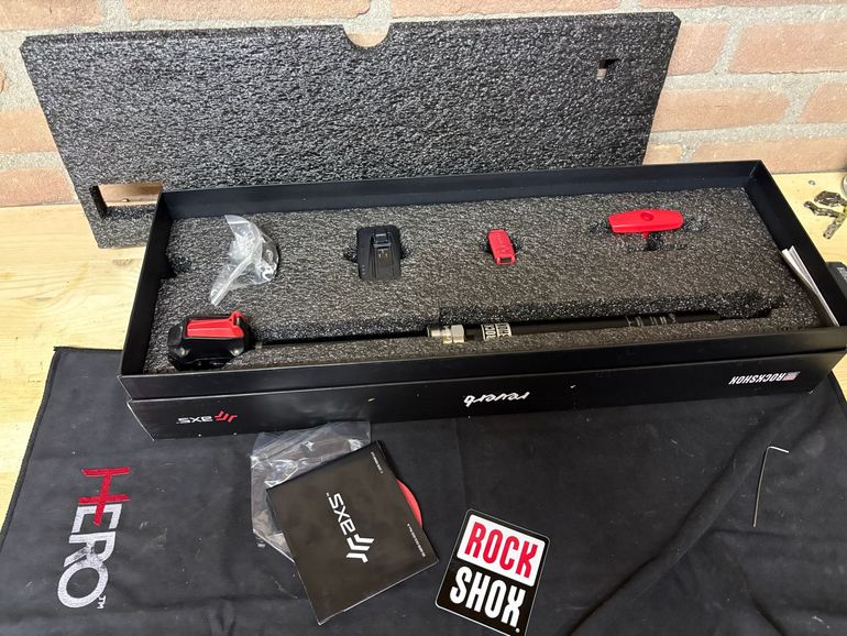 Brugt RockShox Reverb AXS 2025 bike — billede 3 af 8