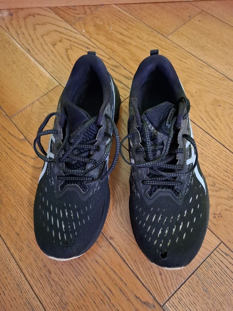 Gebrauchtes Asics Novablast 2 Running Shoes