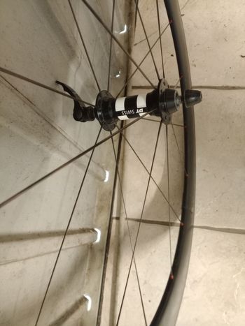Dt Swiss 360 bike d'occasion — image 3 sur 6
