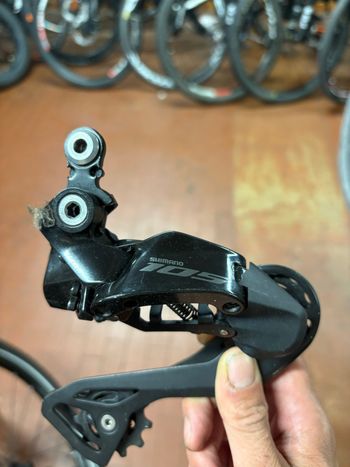 Použité Shimano 105 Di2 Rear Derailleur 2026 Drivetrain & Pedals