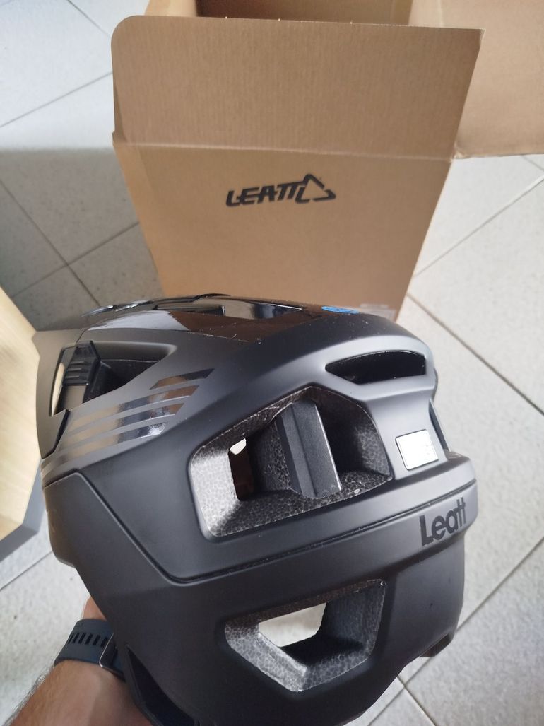 Brugt LEATT Enduro 4.0 Helmet 2024 bike — billede 3 af 10
