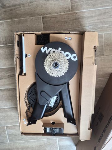 Gebrauchtes Wahoo KICKR CORE 2 Smart Trainer 2025 Cycling Accessories