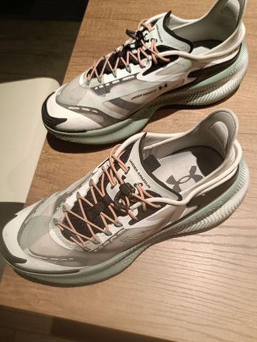 Gebrauchtes hander armor Sneakers 2026 bike — Bild 2 von 4