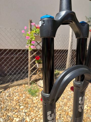 Brugt Fox 36 Elite Grip2 Fork 27.5” 2023 bike — billede 5 af 9