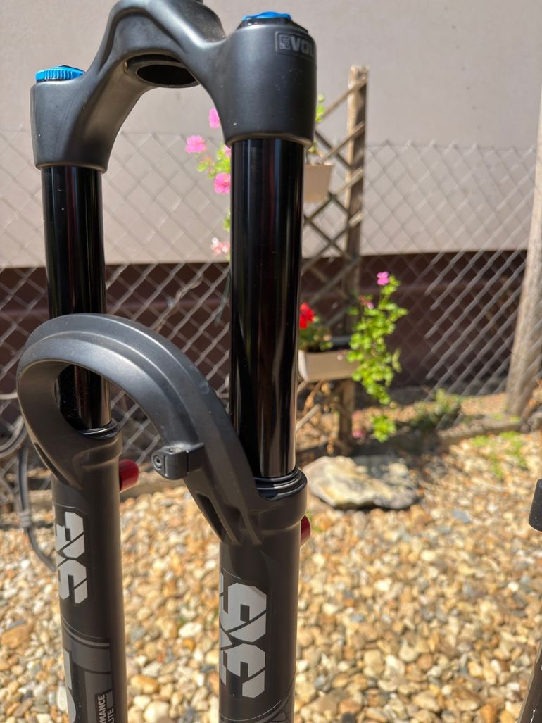 Brugt Fox 36 Elite Grip2 Fork 27.5” 2023 bike — billede 6 af 9