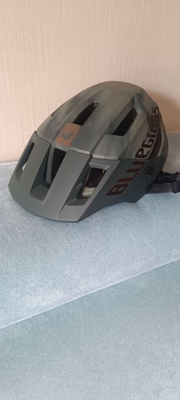 Used Bluegrass ROGUE CORE MIPS 2024 bike — image 5 of 7