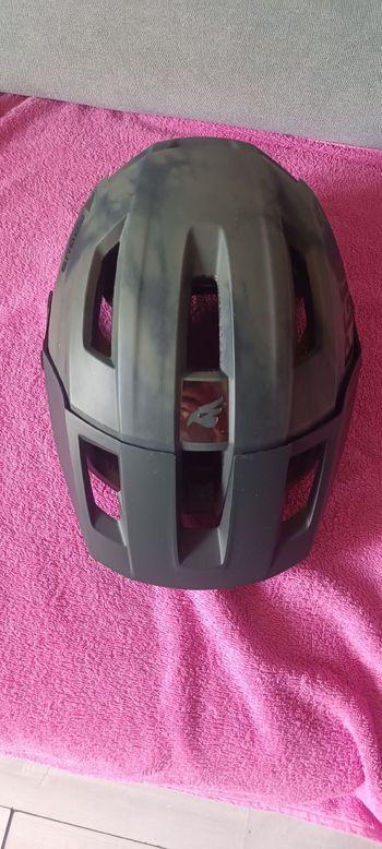 Used Bluegrass ROGUE CORE MIPS 2024 Cycling Accessories