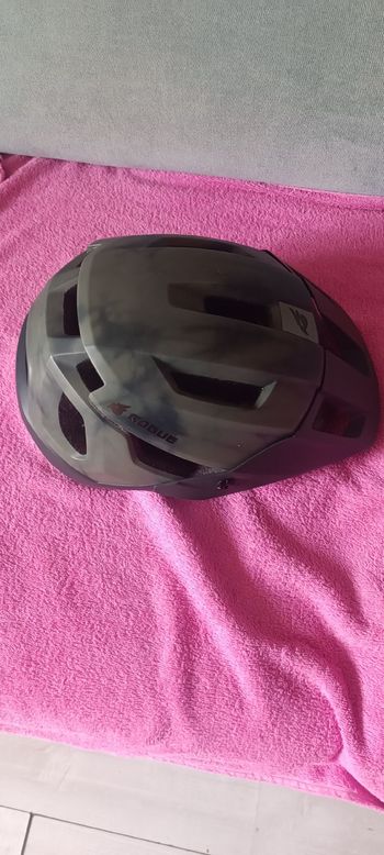 Used Bluegrass ROGUE CORE MIPS 2024 bike — image 3 of 7