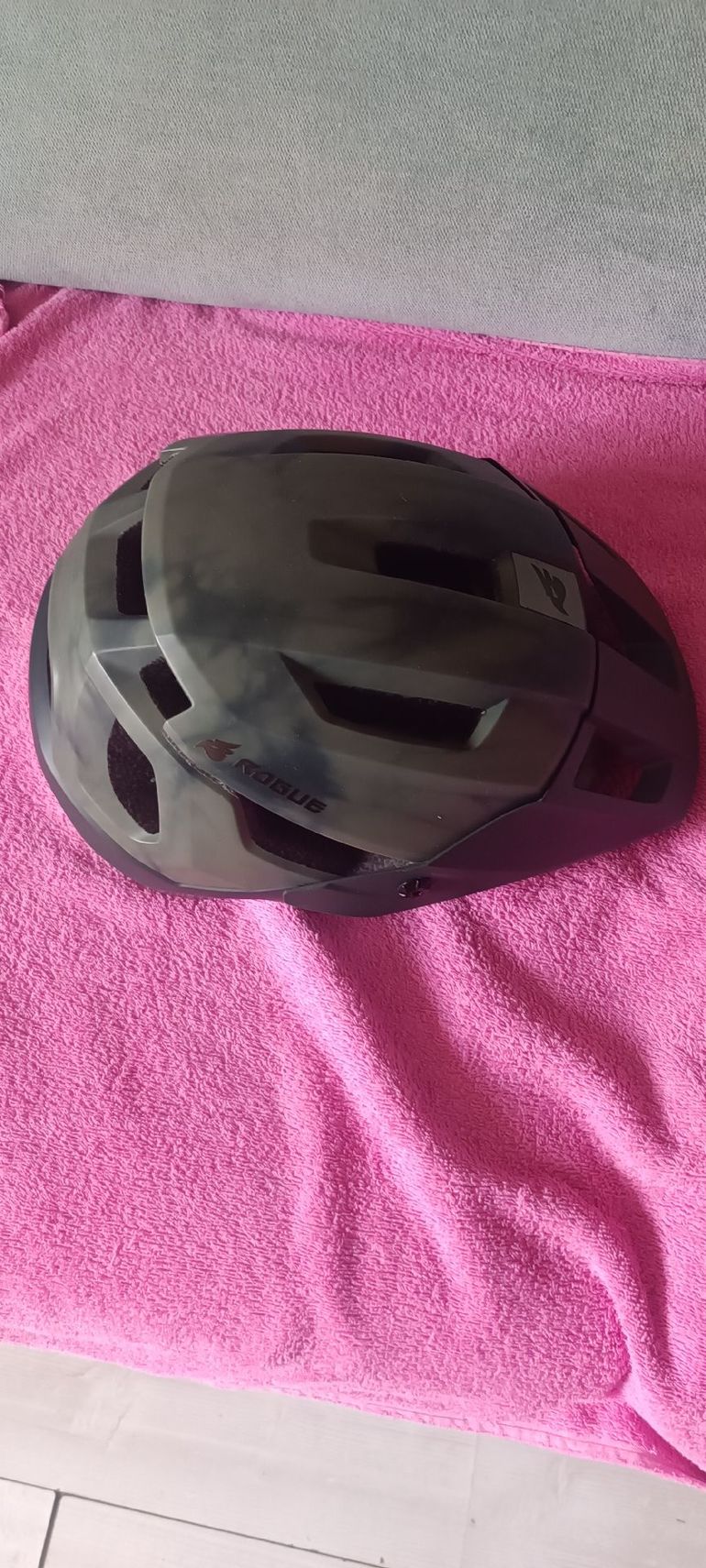 Used Bluegrass ROGUE CORE MIPS 2024 bike — image 3 of 7