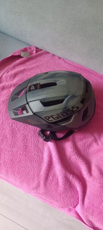 Used Bluegrass ROGUE CORE MIPS 2024 bike — image 2 of 7