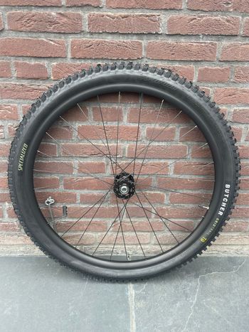 Brugt Specialized mullet wielset 2026 bike — billede 3 af 4