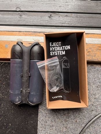 Canyon Eject Hydration System Cycling Accessories d'occasion